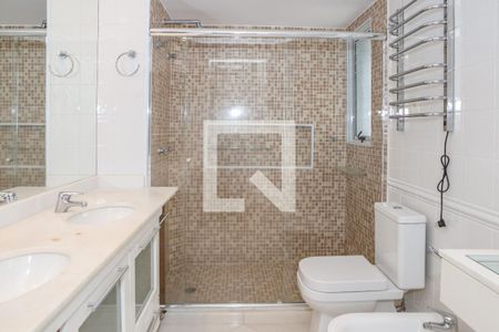 Apartamento à venda com 220m², 4 quartos e 4 vagasBanheiro da Suíte 1