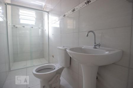 Banheiro de casa para alugar com 1 quarto, 40m² em Jaguaré, São Paulo