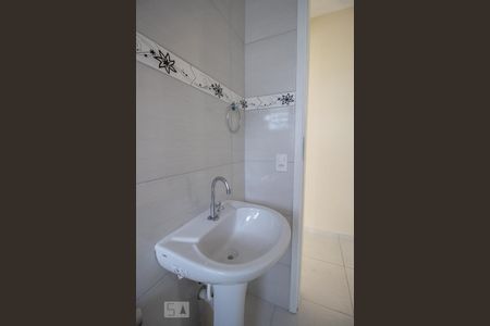 Banheiro de casa para alugar com 1 quarto, 40m² em Jaguaré, São Paulo