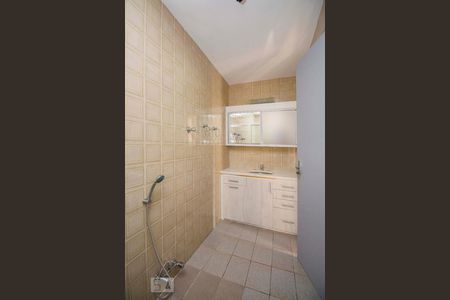 Apartamento à venda com 77m², 2 quartos e 1 vaga Apartamento à venda com 77m², 2 quartos e 1 vagaBanheiro