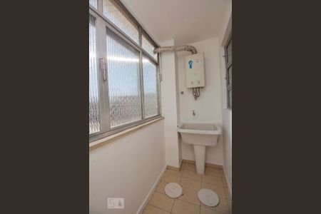 Apartamento à venda com 77m², 2 quartos e 1 vaga Apartamento à venda com 77m², 2 quartos e 1 vagaLavanderia