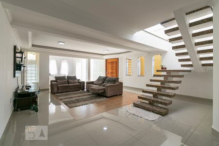 Casa à venda com 3 quartos, 340m² em Vila Regente Feijó, São Paulo