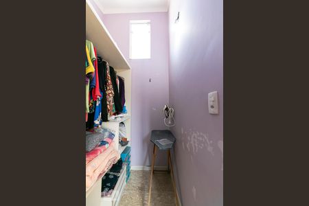 Casa à venda com 340m², 3 quartos e 8 vagasSuíte 1 - Closet