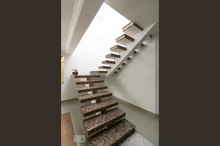 Escadas de casa à venda com 3 quartos, 340m² em Vila Regente Feijó, São Paulo