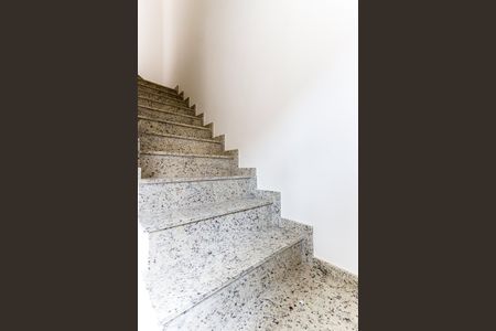 Escadas Quartos de casa de condomínio para alugar com 2 quartos, 58m² em Vila Constança, São Paulo