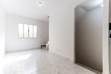 Sala de casa de condomínio para alugar com 2 quartos, 58m² em Vila Constança, São Paulo