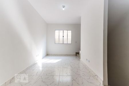 Sala de casa de condomínio para alugar com 2 quartos, 58m² em Vila Constança, São Paulo