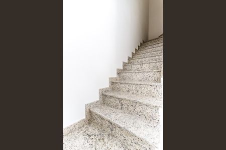 Escadas Quartos de casa de condomínio para alugar com 2 quartos, 58m² em Vila Constança, São Paulo
