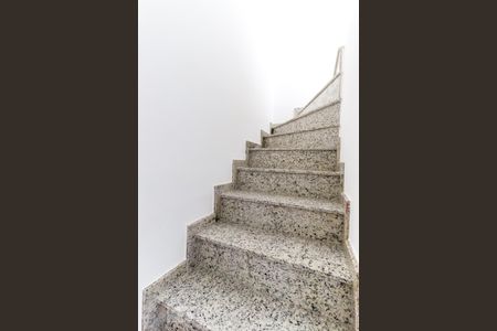 Casa de condomínio para alugar com 58m², 2 quartos e 1 vagaEscadas Entrada