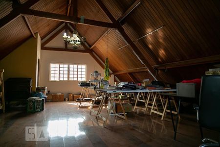 Casa à venda com 475m², 4 quartos e 5 vagas Casa à venda com 475m², 4 quartos e 5 vagasSótão