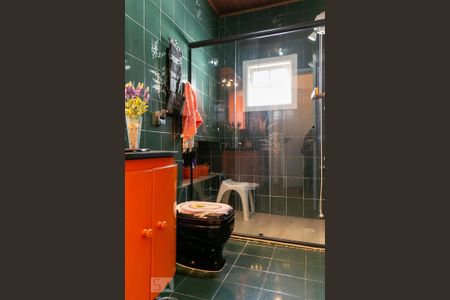 Casa à venda com 475m², 4 quartos e 5 vagas Casa à venda com 475m², 4 quartos e 5 vagasBanheiro suíte 2