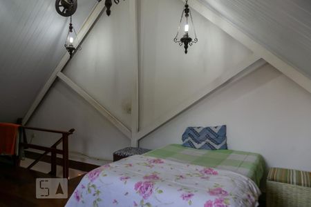 Casa à venda com 475m², 4 quartos e 5 vagas Casa à venda com 475m², 4 quartos e 5 vagasCasa anexa - 3º piso