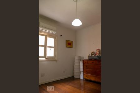 Casa à venda com 475m², 4 quartos e 5 vagas Casa à venda com 475m², 4 quartos e 5 vagasSuíte 3