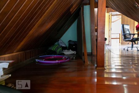 Casa à venda com 475m², 4 quartos e 5 vagas Casa à venda com 475m², 4 quartos e 5 vagasSótão