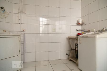 Casa à venda com 475m², 4 quartos e 5 vagas Casa à venda com 475m², 4 quartos e 5 vagasÁrea de serviço