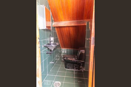 Casa à venda com 475m², 4 quartos e 5 vagas Casa à venda com 475m², 4 quartos e 5 vagasBanheiro sótão