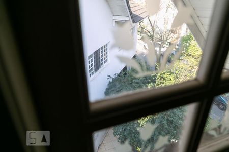 Casa à venda com 475m², 4 quartos e 5 vagas Casa à venda com 475m², 4 quartos e 5 vagasVista sótão