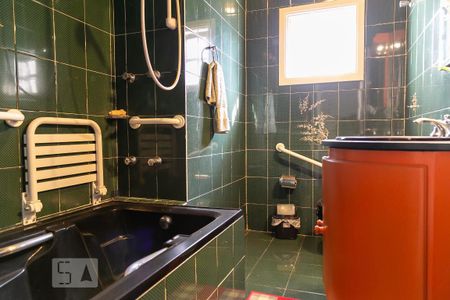 Casa à venda com 475m², 4 quartos e 5 vagas Casa à venda com 475m², 4 quartos e 5 vagasBanheiro suíte 3