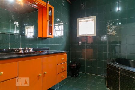 Casa à venda com 475m², 4 quartos e 5 vagas Casa à venda com 475m², 4 quartos e 5 vagasBanheiro suíte 1