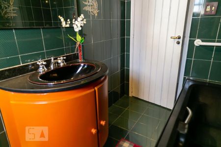 Casa à venda com 475m², 4 quartos e 5 vagas Casa à venda com 475m², 4 quartos e 5 vagasBanheiro suíte 3