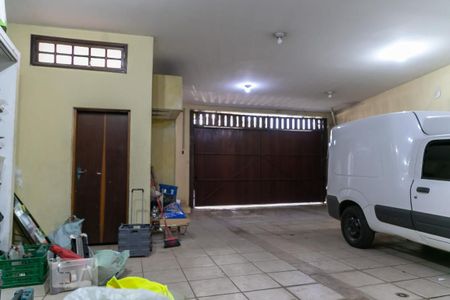 Casa à venda com 475m², 4 quartos e 5 vagas Casa à venda com 475m², 4 quartos e 5 vagasGaragem