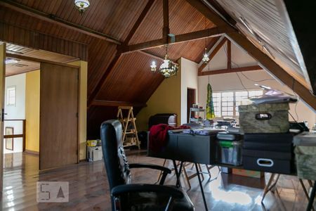 Casa à venda com 475m², 4 quartos e 5 vagas Casa à venda com 475m², 4 quartos e 5 vagasSótão