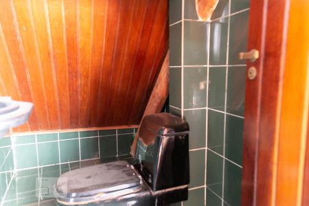 Casa à venda com 475m², 4 quartos e 5 vagas Casa à venda com 475m², 4 quartos e 5 vagasBanheiro sótão