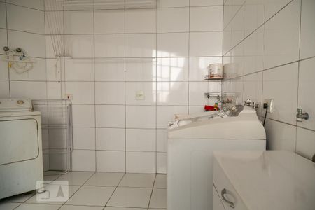 Casa à venda com 475m², 4 quartos e 5 vagas Casa à venda com 475m², 4 quartos e 5 vagasÁrea de serviço