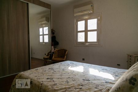 Casa à venda com 475m², 4 quartos e 5 vagas Casa à venda com 475m², 4 quartos e 5 vagasSuíte 2