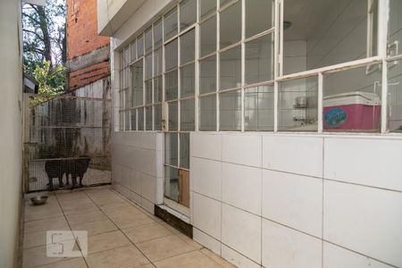 Casa à venda com 475m², 4 quartos e 5 vagas Casa à venda com 475m², 4 quartos e 5 vagasCanil e área de serviço