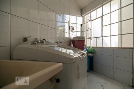 Casa à venda com 475m², 4 quartos e 5 vagas Casa à venda com 475m², 4 quartos e 5 vagasÁrea de serviço