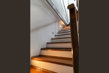 Casa à venda com 475m², 4 quartos e 5 vagas Casa à venda com 475m², 4 quartos e 5 vagasCasa anexa - Acesso 3º piso