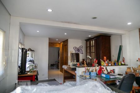 Casa à venda com 475m², 4 quartos e 5 vagas Casa à venda com 475m², 4 quartos e 5 vagasCasa anexa - Cozinha/Ateliê