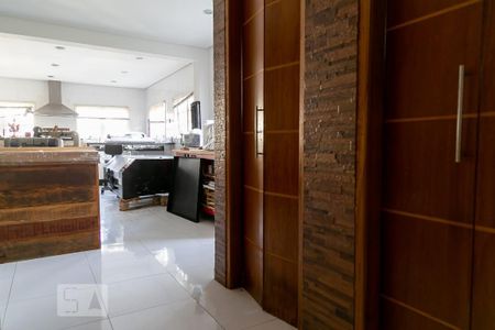 Casa à venda com 475m², 4 quartos e 5 vagas Casa à venda com 475m², 4 quartos e 5 vagasCasa anexa - 2º piso