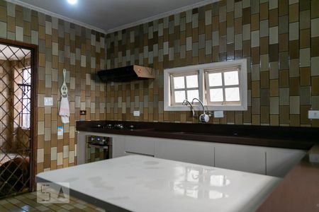 Casa à venda com 475m², 4 quartos e 5 vagas Casa à venda com 475m², 4 quartos e 5 vagasCozinha