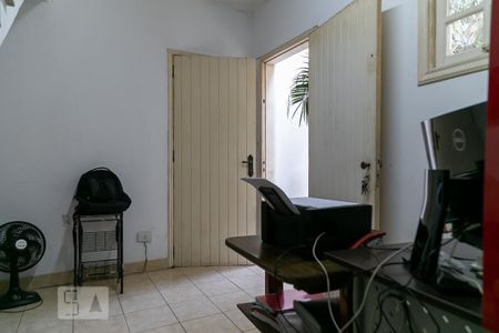 Casa à venda com 475m², 4 quartos e 5 vagas Casa à venda com 475m², 4 quartos e 5 vagasCasa anexa - Escritório