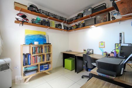 Casa de condomínio à venda com 90m², 2 quartos e 2 vagasQuarto