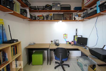 Casa de condomínio à venda com 90m², 2 quartos e 2 vagasQuarto