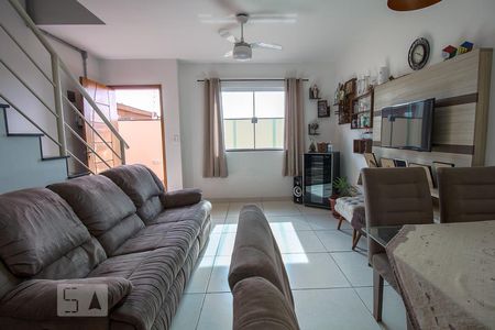 Sala de casa de condomínio para alugar com 2 quartos, 90m² em Itaquera, São Paulo