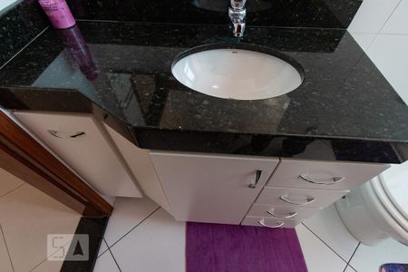 Casa à venda com 210m², 3 quartos e 2 vagasBanheiro 1