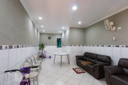 Casa à venda com 210m², 3 quartos e 2 vagasSalão de festas