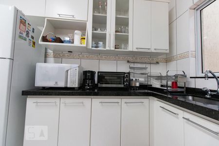 Casa à venda com 210m², 3 quartos e 2 vagasBanheiro 2