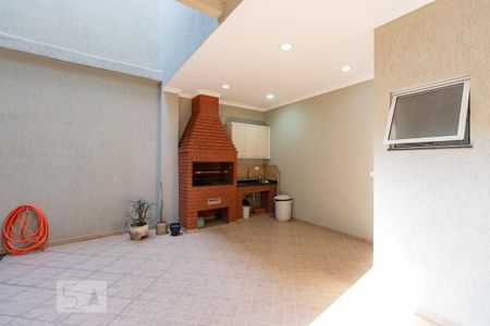 Casa à venda com 210m², 3 quartos e 2 vagasChurrasqueira