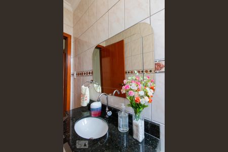 Casa à venda com 210m², 3 quartos e 2 vagasBanheiro 2