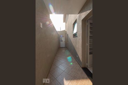 Casa à venda com 210m², 3 quartos e 2 vagasCorredor