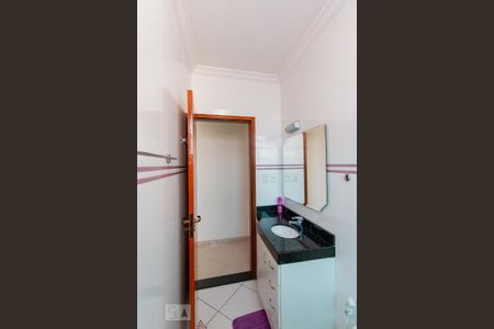 Casa à venda com 210m², 3 quartos e 2 vagasBanheiro 1