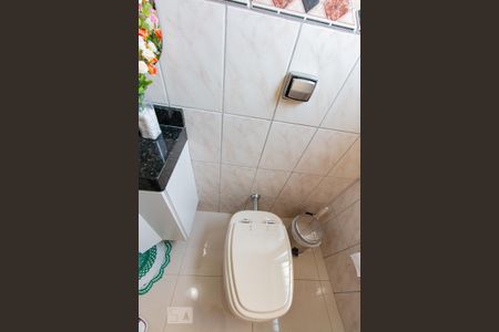 Casa à venda com 210m², 3 quartos e 2 vagasBanheiro 2