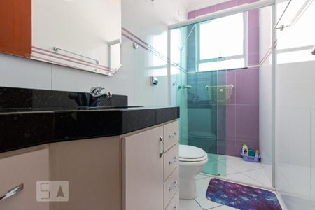 Casa à venda com 210m², 3 quartos e 2 vagasBanheiro 1