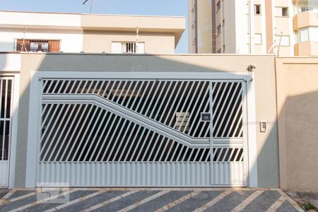 Casa à venda com 210m², 3 quartos e 2 vagasFachada