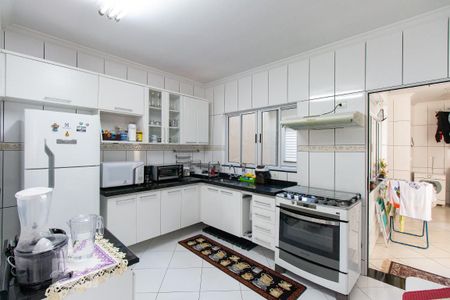 Casa à venda com 210m², 3 quartos e 2 vagasBanheiro 2